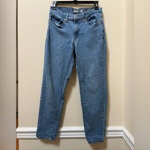 Levis Classic Crop Women's Blue Jeans in size 4